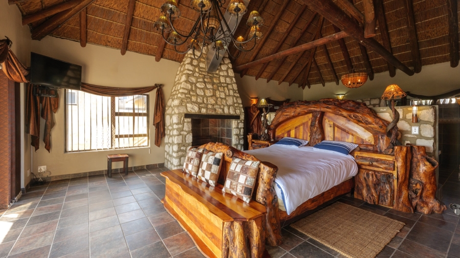 5 Bedroom Property for Sale in Suiderstrand Western Cape